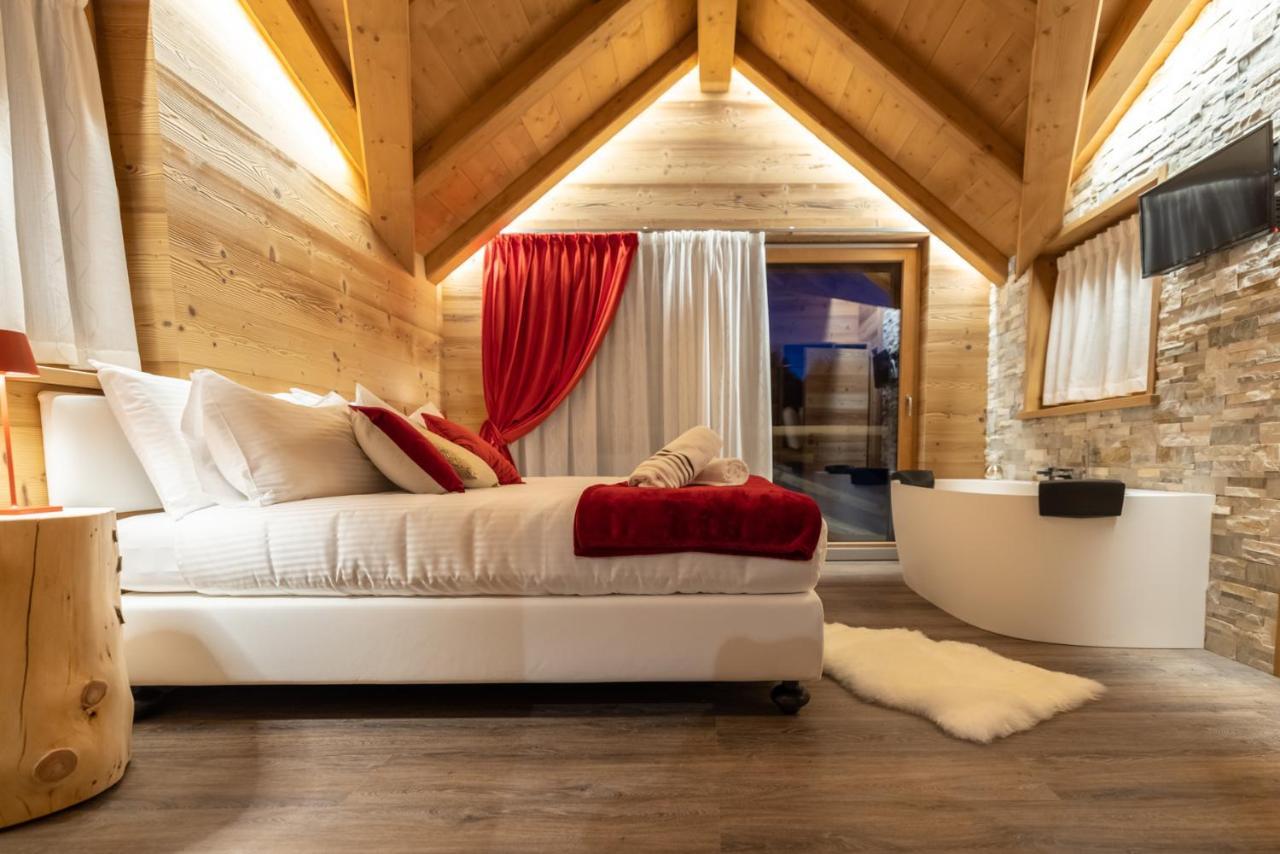 Chalet Imbosc'Che - 5 Beautiful Rooms In Charming B&B Livigno Exterior photo